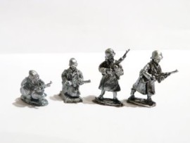 20/US11 - Infantry Advancing in Greatcoat