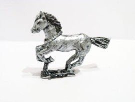 25/AH07 - Unarmoured Horse (Rope Bridle) Trotting