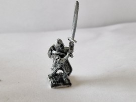 HIN/DA04 - Norman Heavy Inf. with Two Handed Sword.