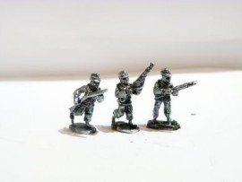 20/G40 - Hitler Youth  Advancing