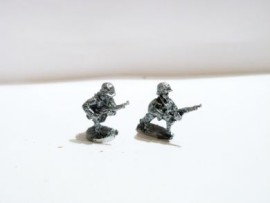 20/O2 - Infantry Advancing