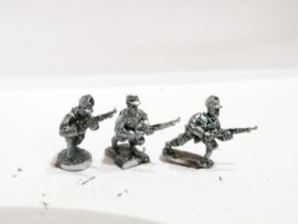 20/OC2 - Communist Infantry Advancing with Rifles
