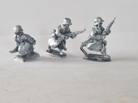 20/LG02 - Infantry Advancing