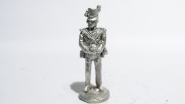 HIN30/F10  British Foot Artillery Gunner in Belgic Shako with Round