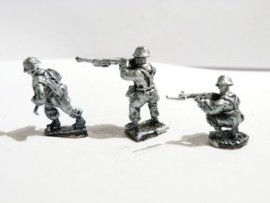 20/GP04 - LMG Firing supported on Jagers Shoulder